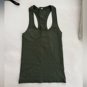 Lululemon Swiftly Tech waist length tank top